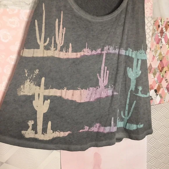 American Eagle | Gray Cactus Flowy Swing Tank Top - Picture 3 of 7